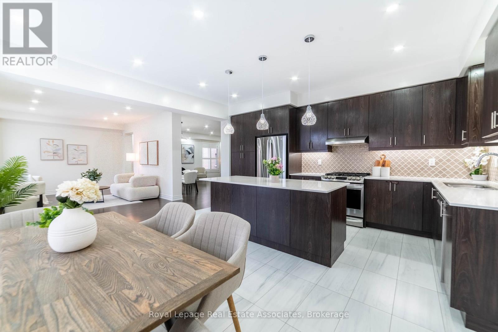 Photo 16 of 1267 Raspberry Terrace, Milton ON