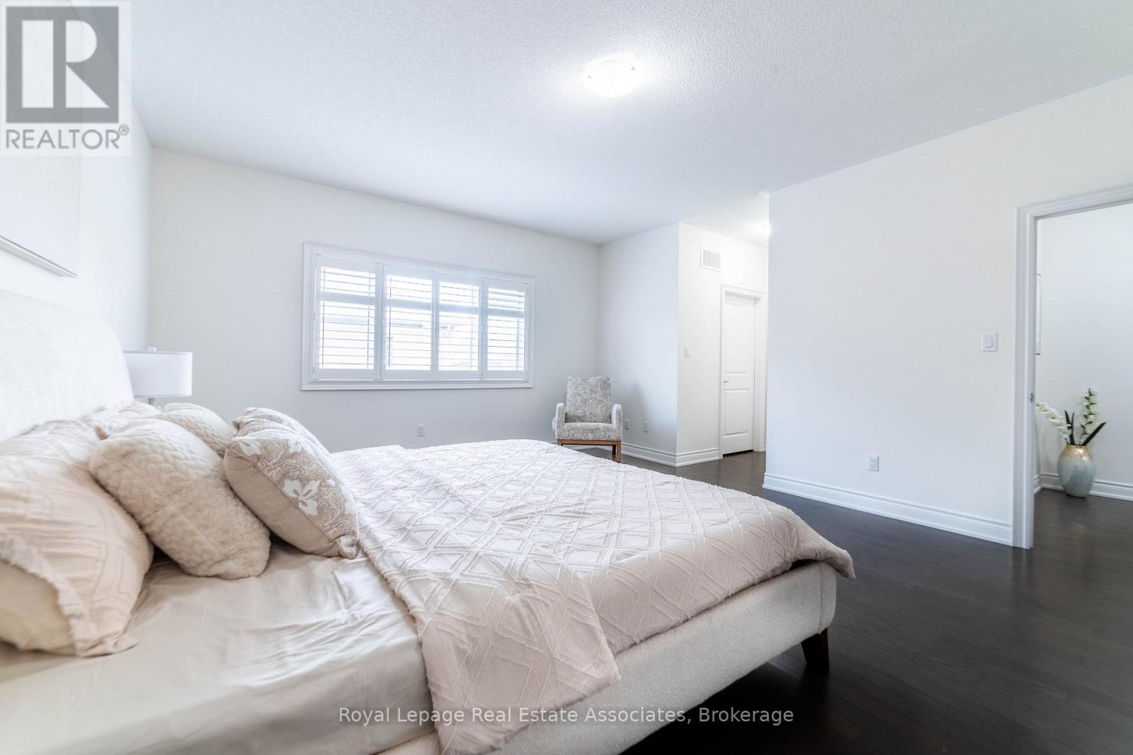 Photo 22 of 1267 Raspberry Terrace, Milton ON