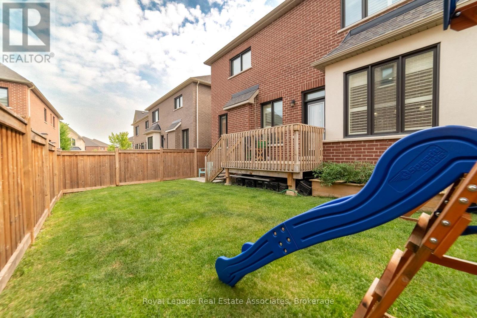 Photo 39 of 1267 Raspberry Terrace, Milton ON