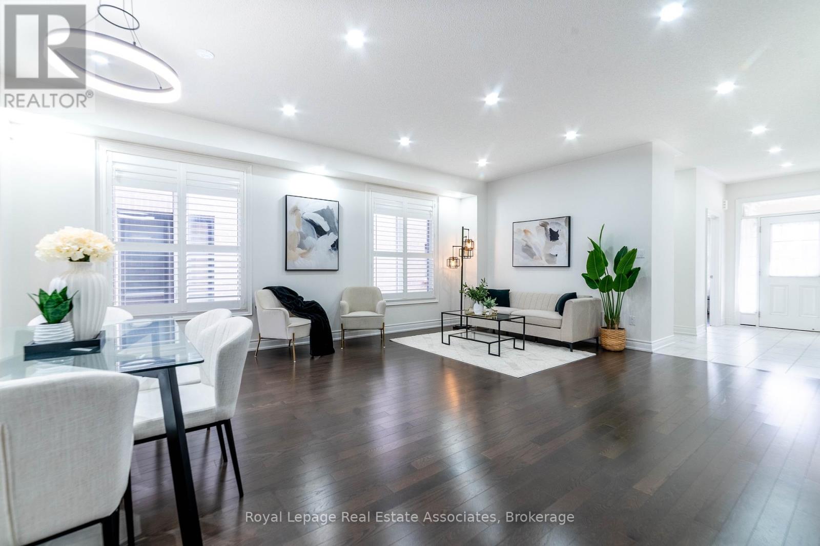 Photo 8 of 1267 Raspberry Terrace, Milton ON