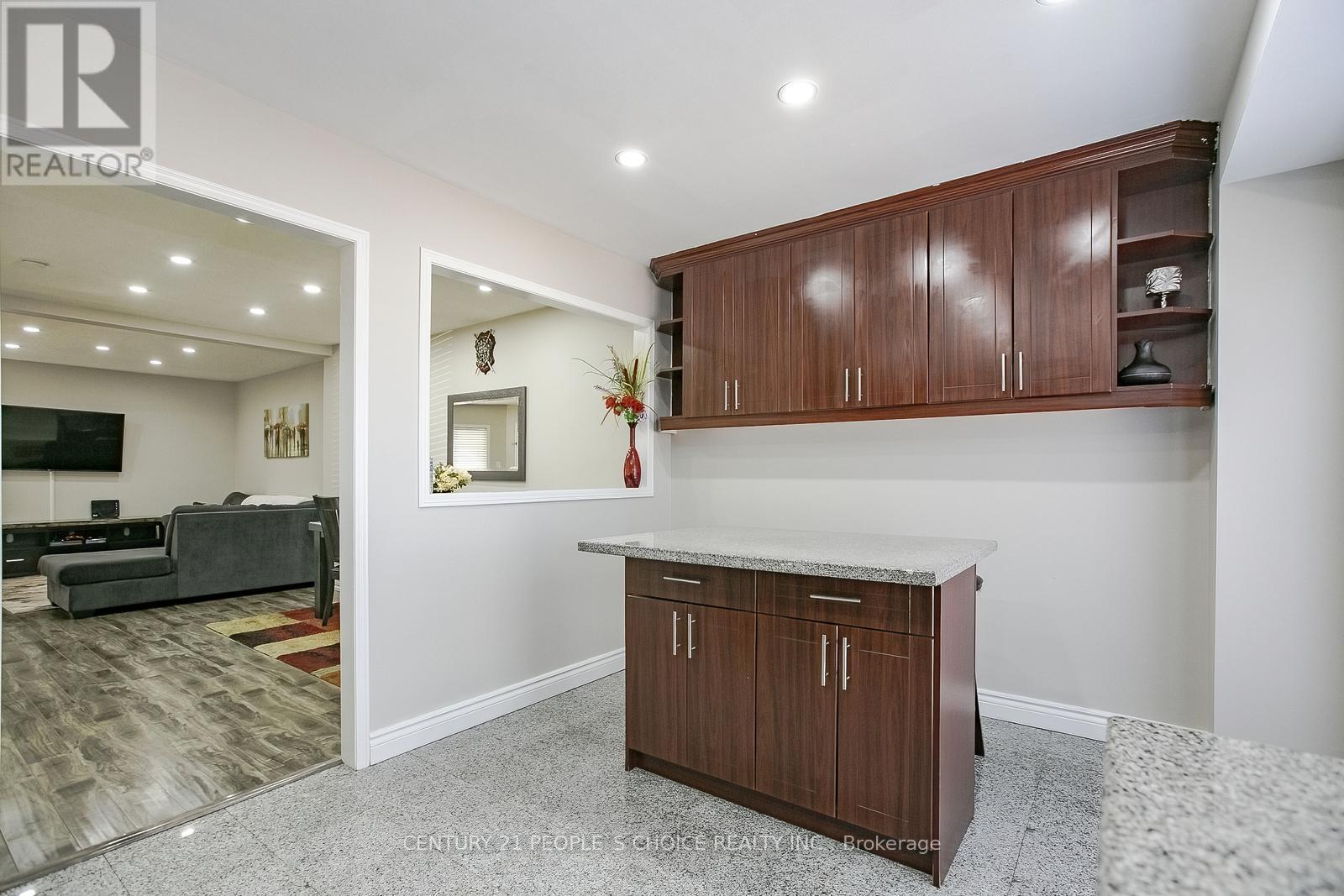 Photo 21 of 27 Caruso Drive, Brampton ON