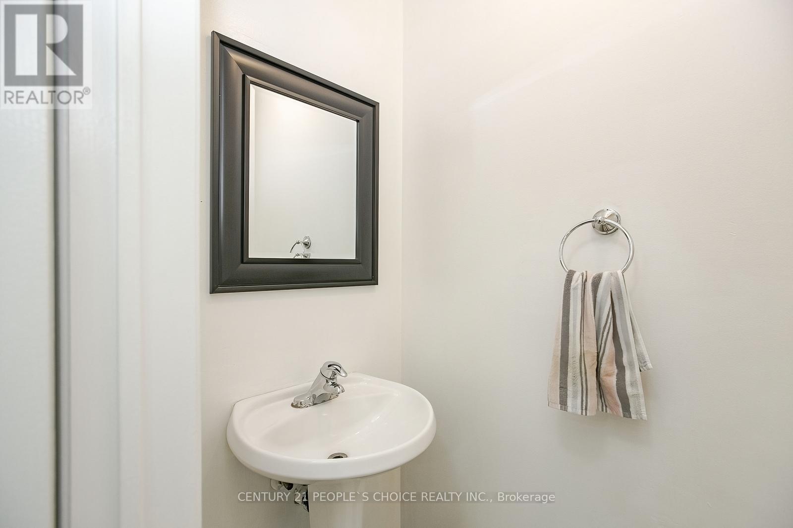 Photo 23 of 27 Caruso Drive, Brampton ON