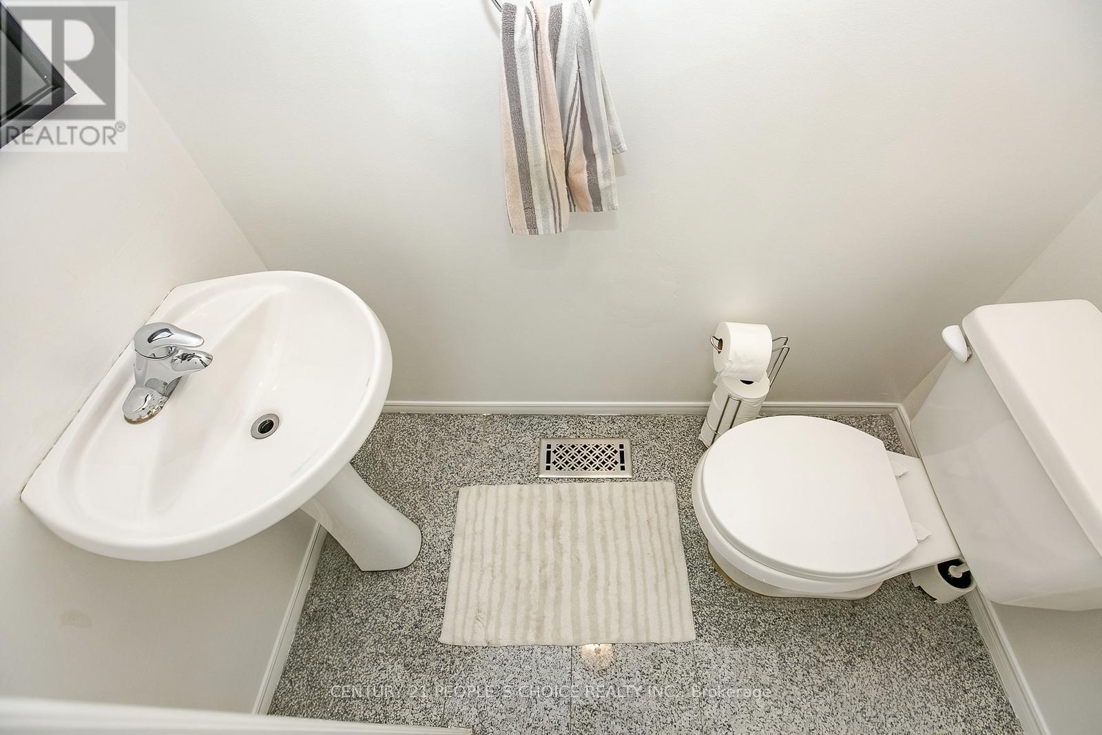 Photo 24 of 27 Caruso Drive, Brampton ON