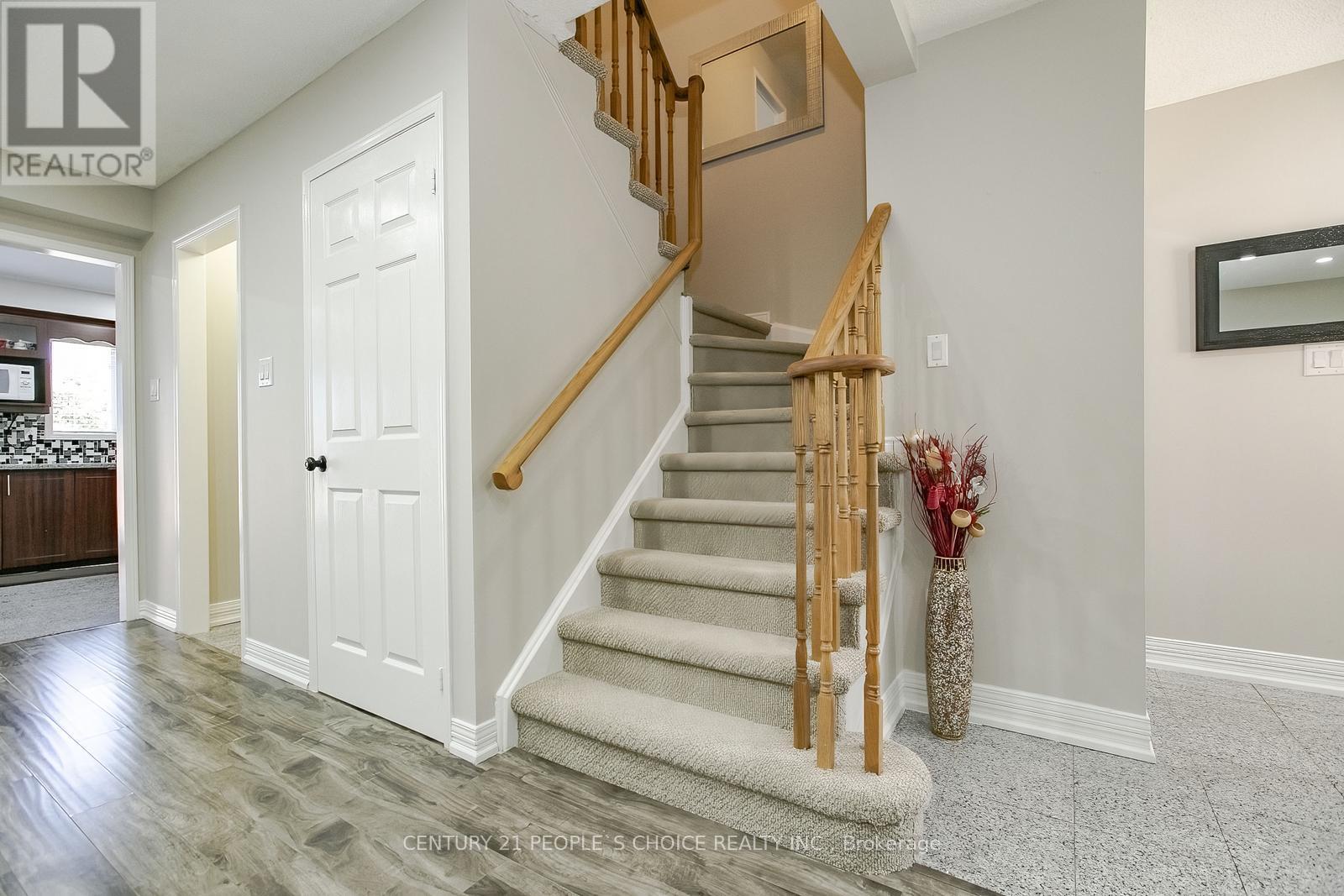 Photo 25 of 27 Caruso Drive, Brampton ON