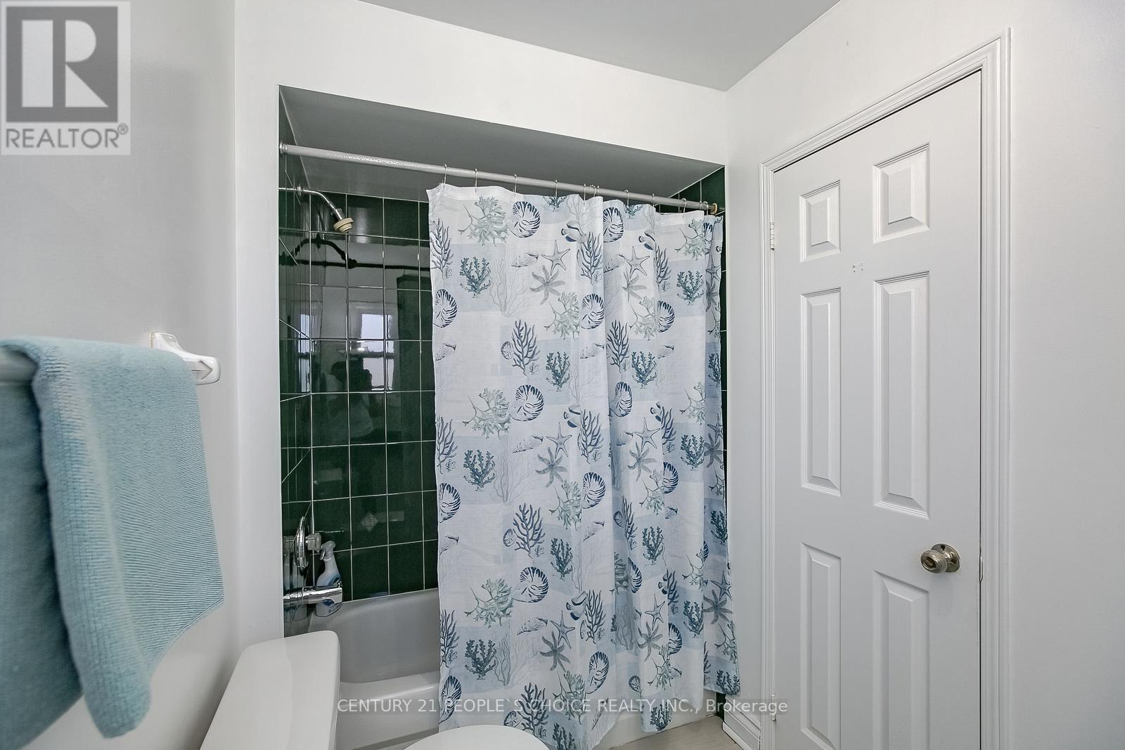 Photo 35 of 27 Caruso Drive, Brampton ON