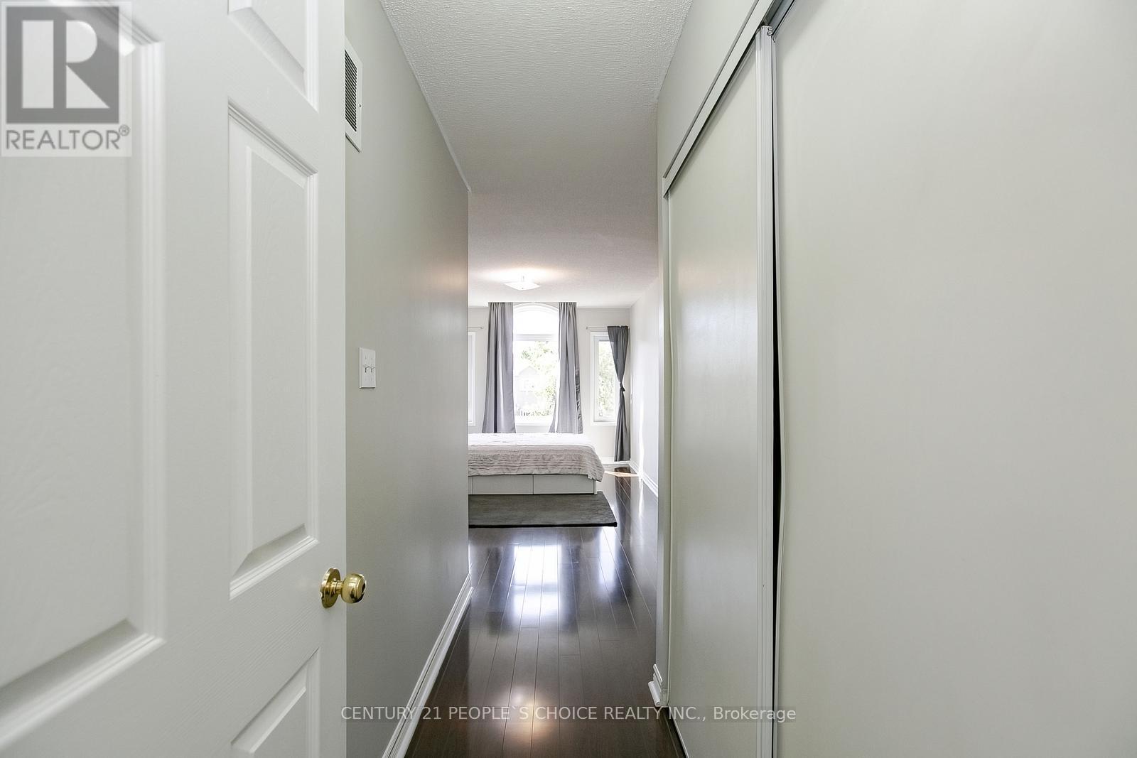 Photo 42 of 27 Caruso Drive, Brampton ON