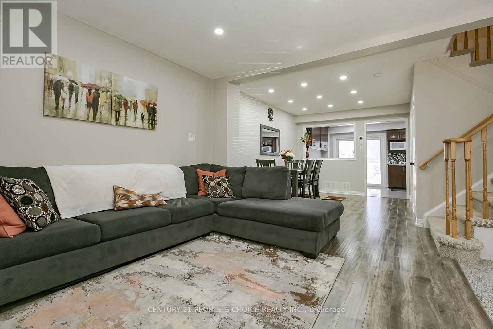 Photo 8 of 27 Caruso Drive, Brampton ON