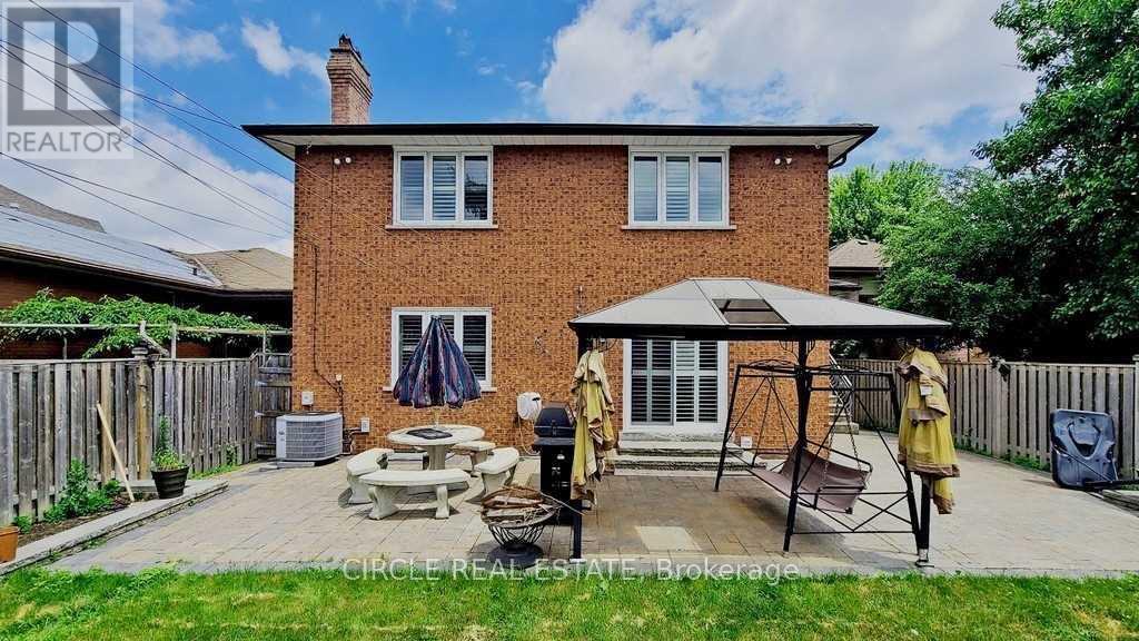 Photo 13 of 18 Rosemeade Avenue, Toronto ON