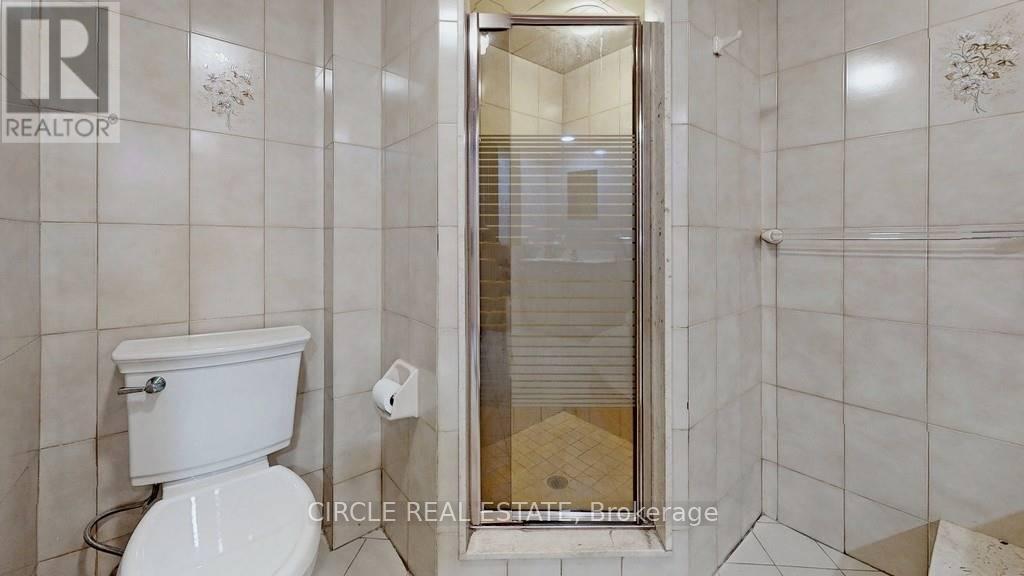 Photo 21 of 18 Rosemeade Avenue, Toronto ON