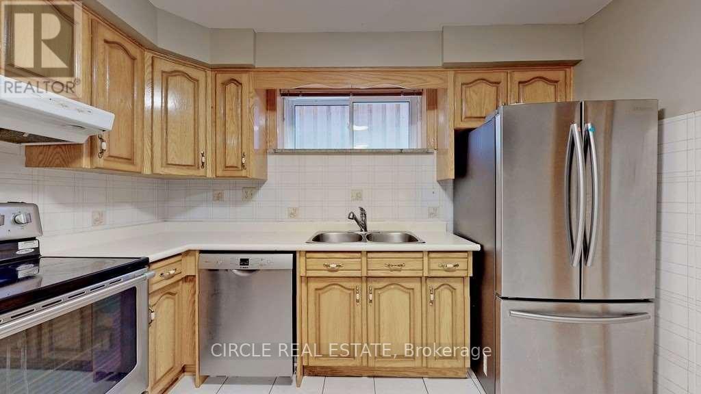 Photo 23 of 18 Rosemeade Avenue, Toronto ON