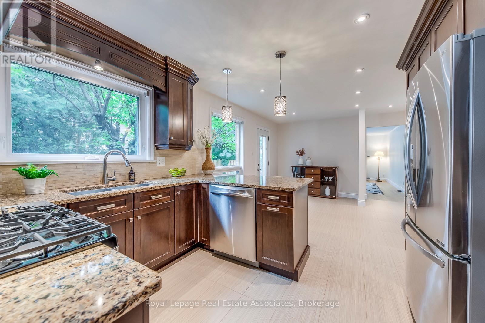 Photo 35 of 688 Fieldstone Road, Mississauga ON