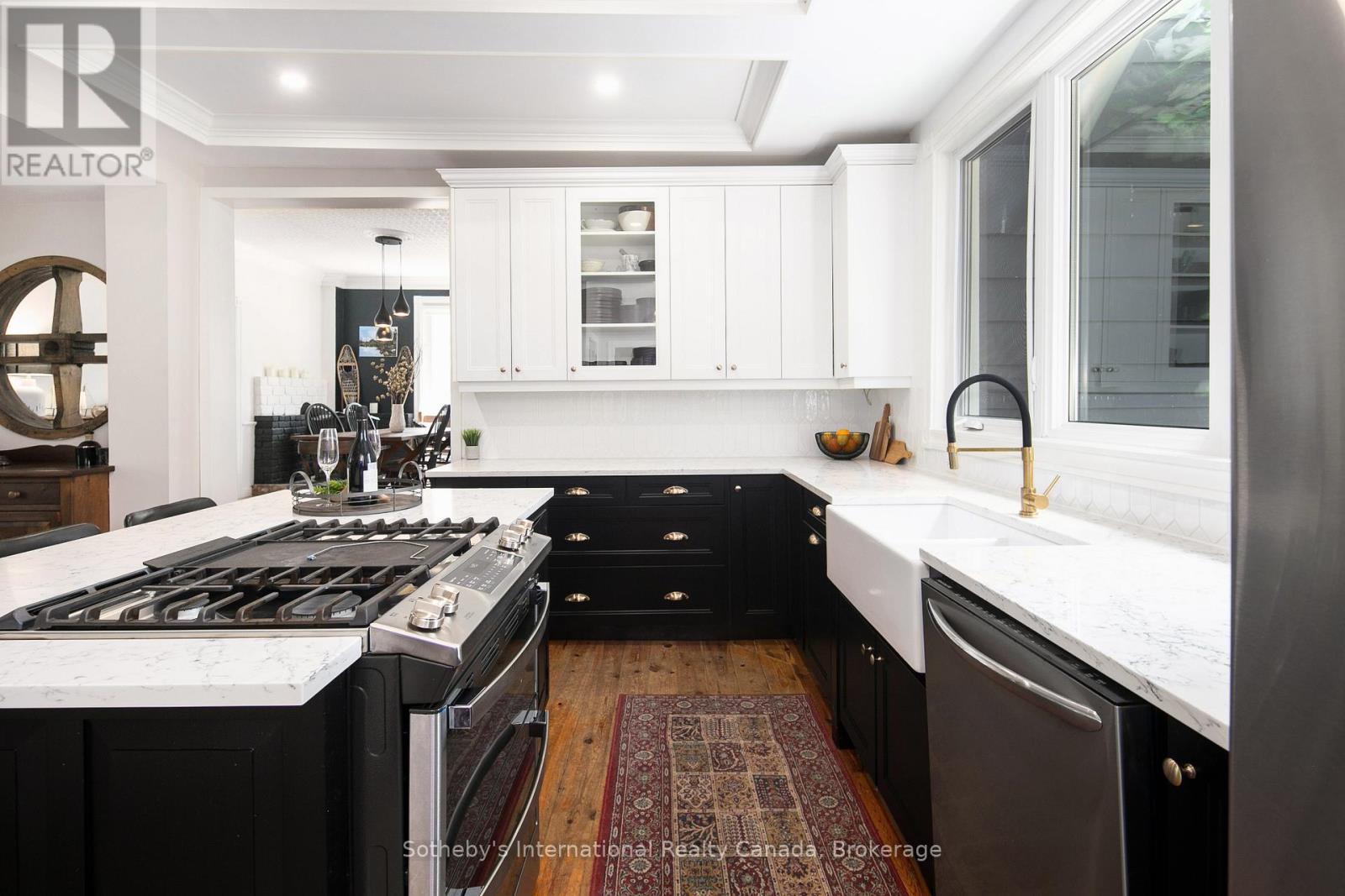 Photo 21 of 119 Matilda Street, Blue Mountains ON