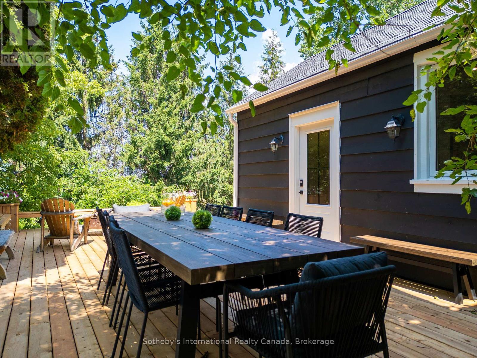 Photo 27 of 119 Matilda Street, Blue Mountains ON