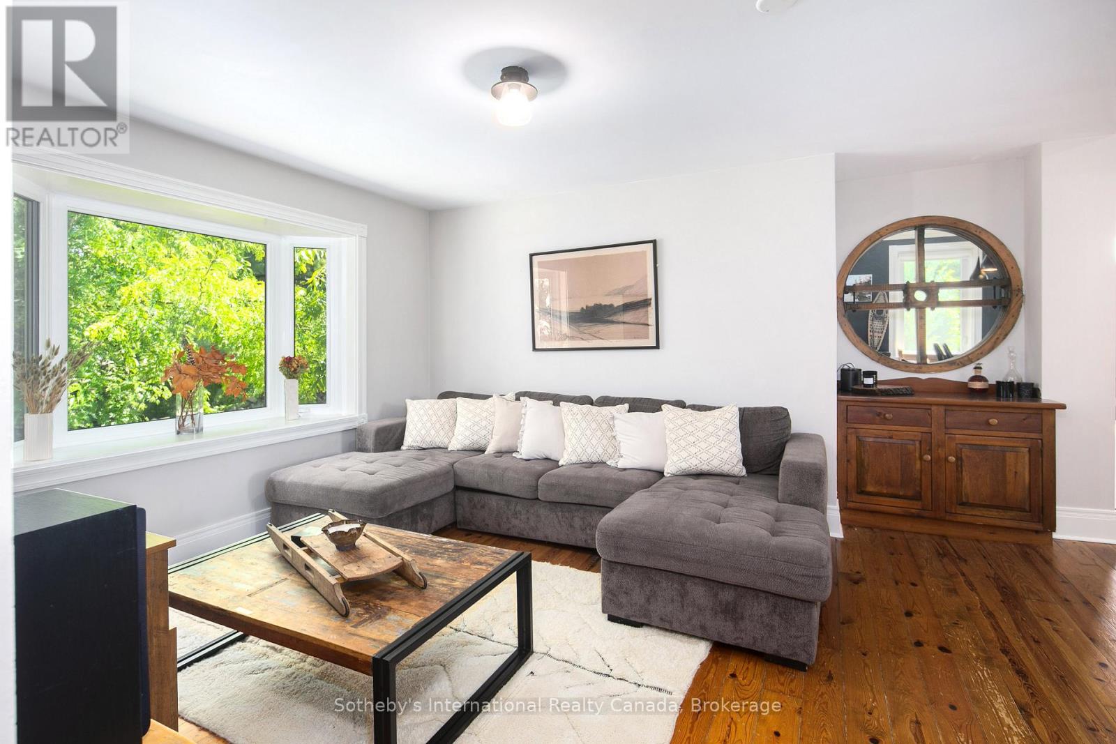 Photo 35 of 119 Matilda Street, Blue Mountains ON