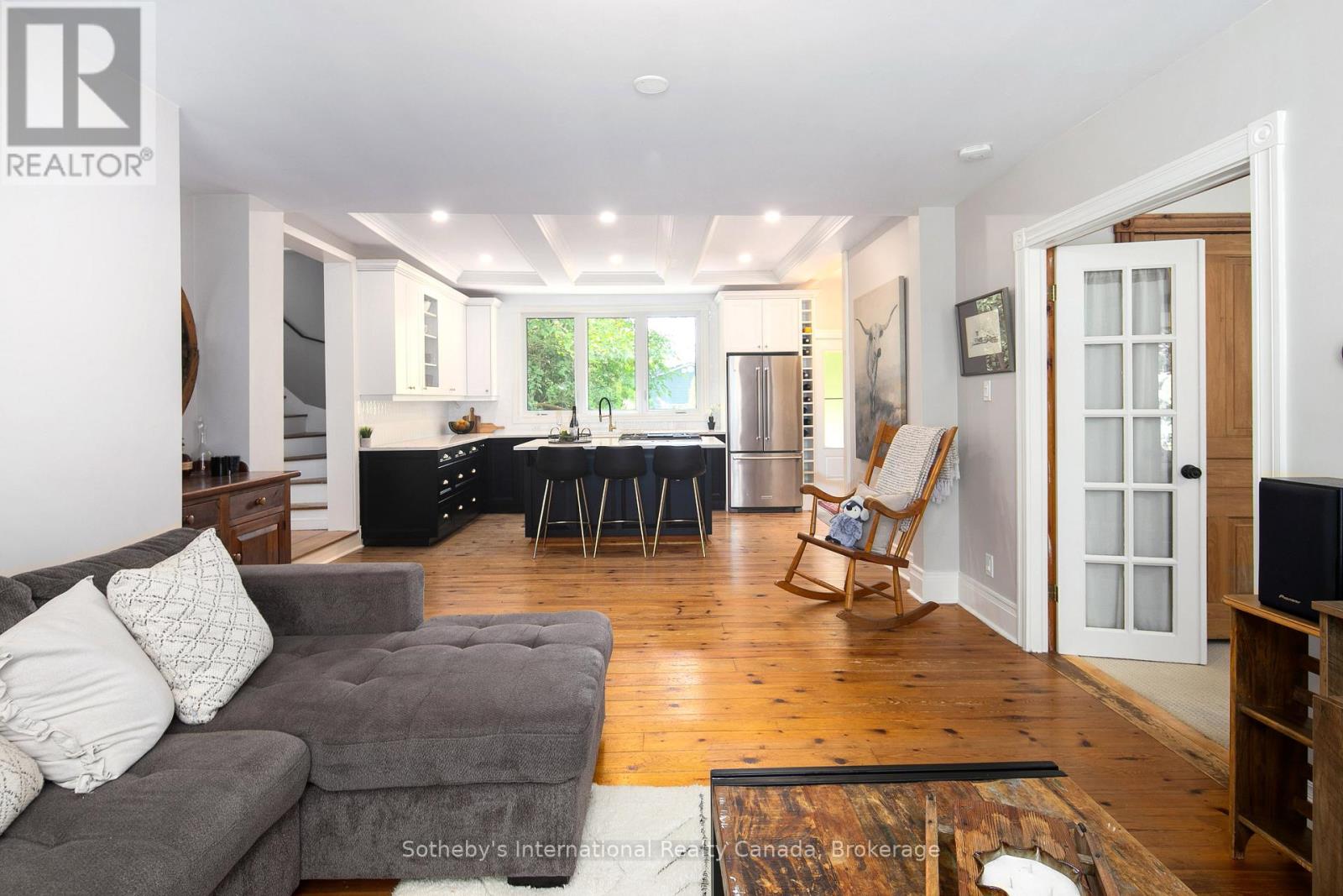 Photo 37 of 119 Matilda Street, Blue Mountains ON