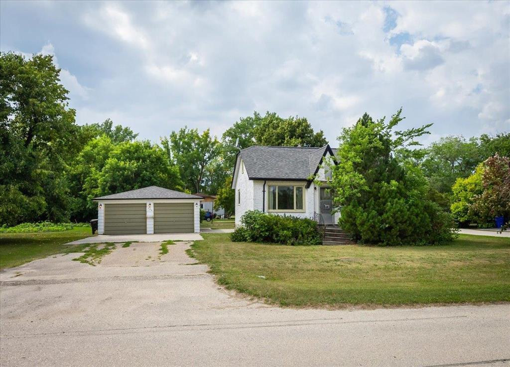 Photo 1 of 598 Gillespie Street, Dugald MB