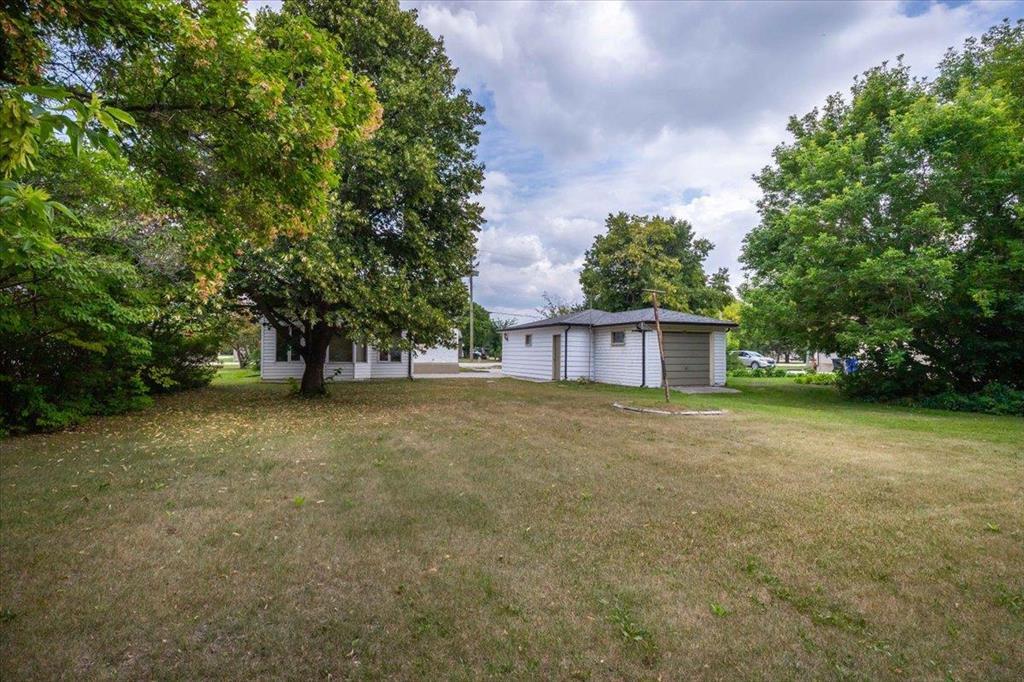 Photo 30 of 598 Gillespie Street, Dugald MB
