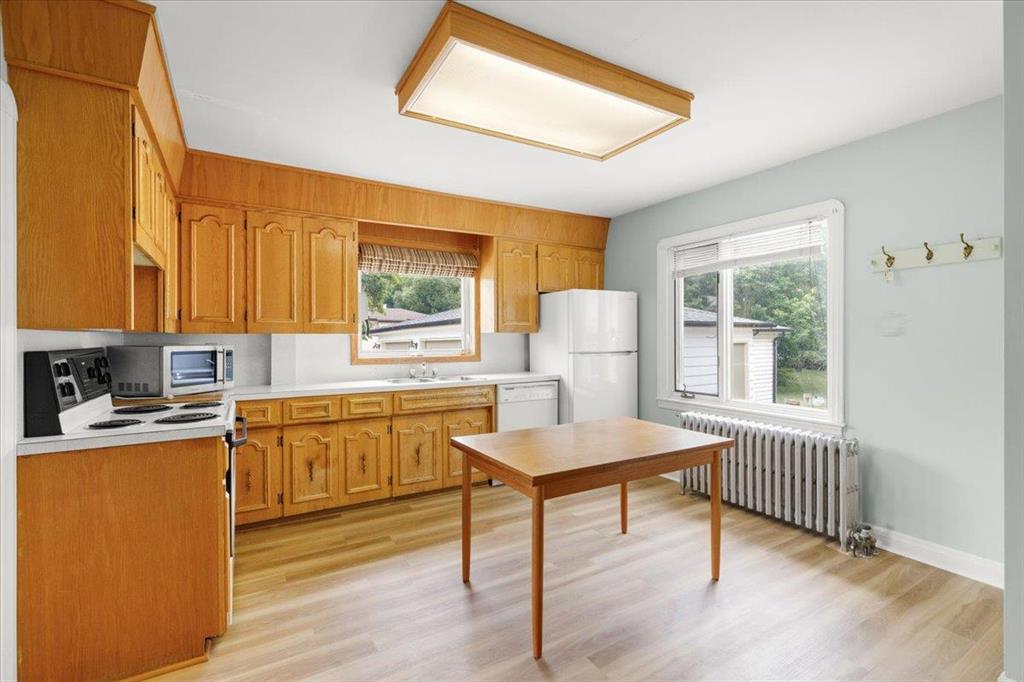 Photo 8 of 598 Gillespie Street, Dugald MB
