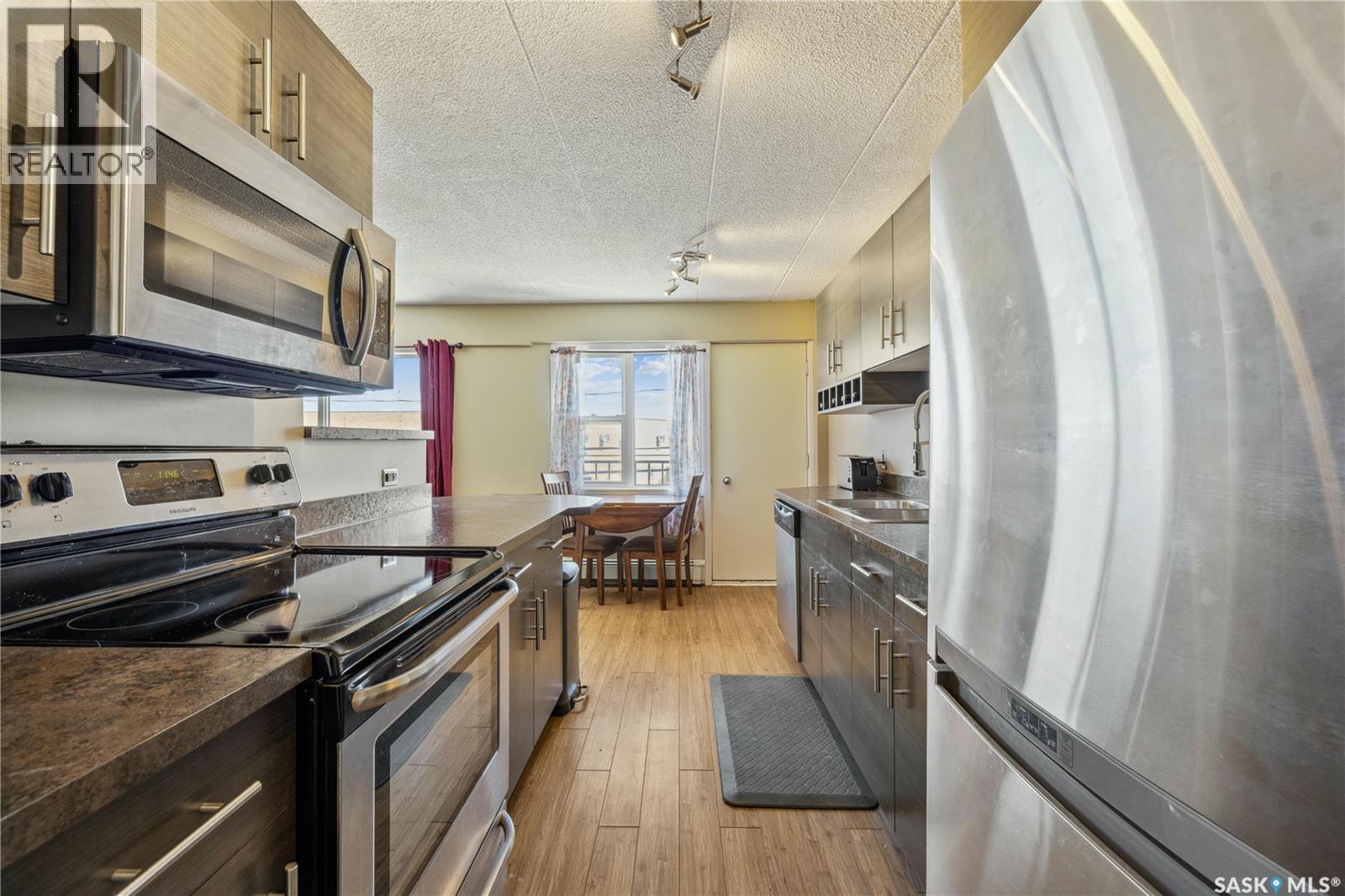 Photo 15 of 18 405 Lorne Street N, Regina SK