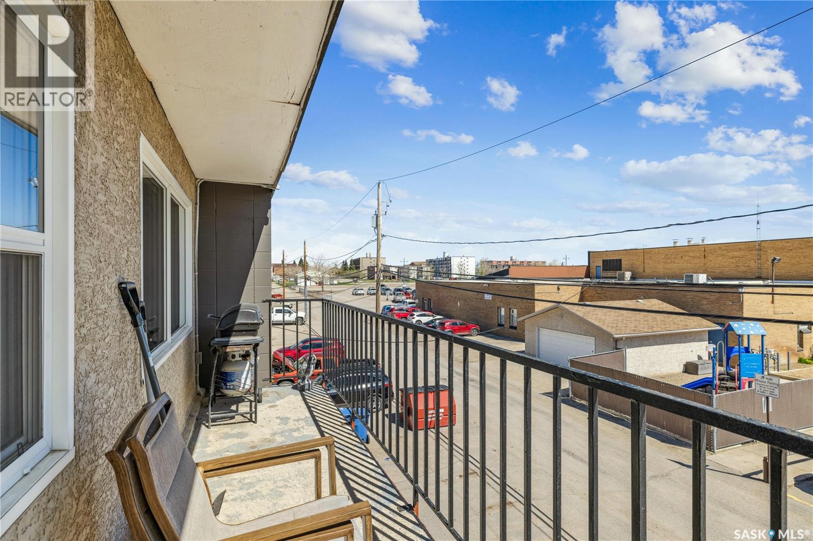 Photo 8 of 18 405 Lorne Street N, Regina SK