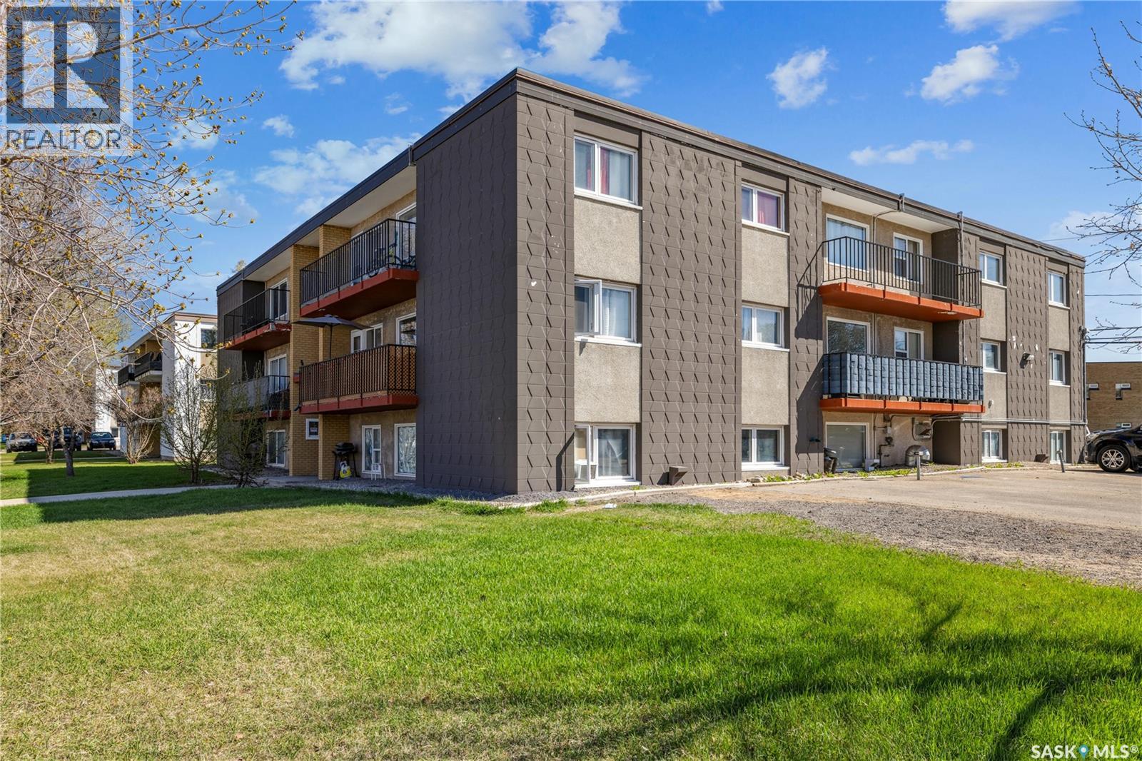 Photo 3 of 18 405 Lorne Street N, Regina SK