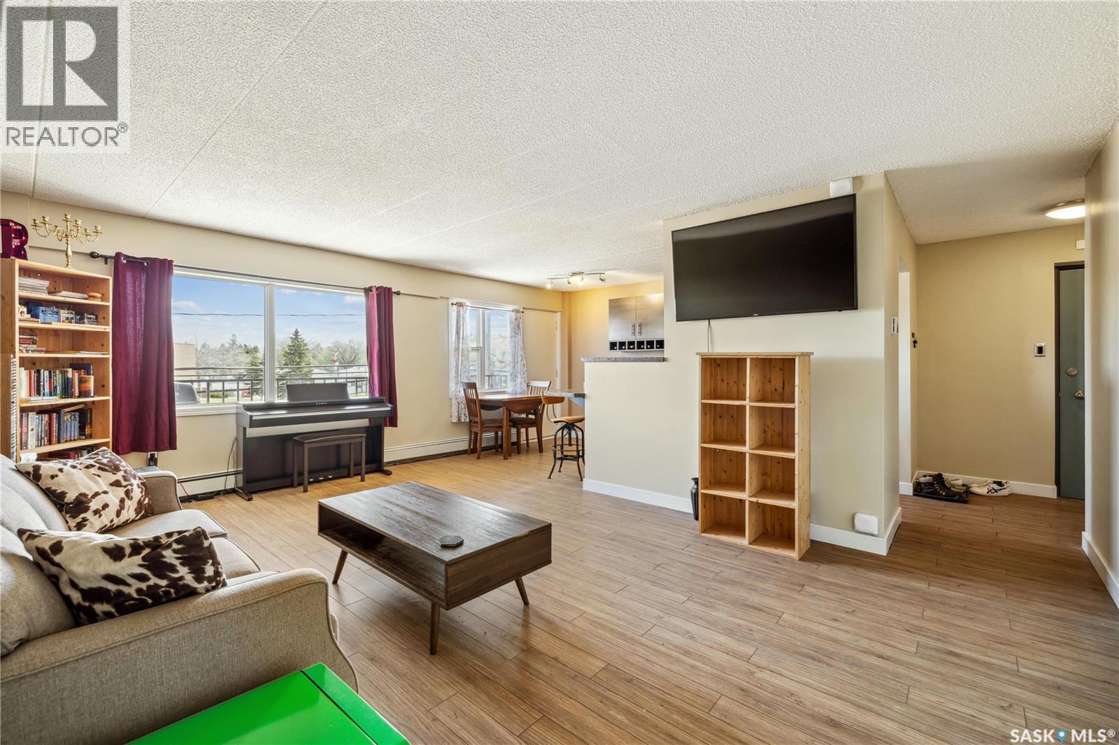 Photo 11 of 18 405 Lorne Street N, Regina SK