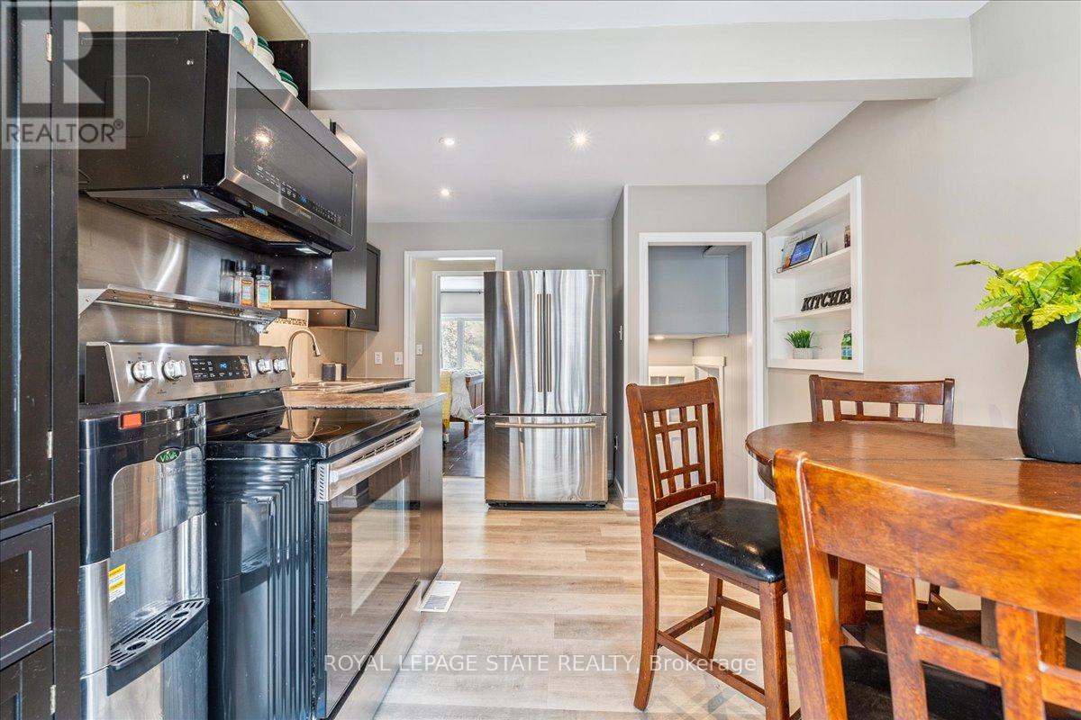 Photo 13 of 1591 Merrittville Highway, Thorold ON
