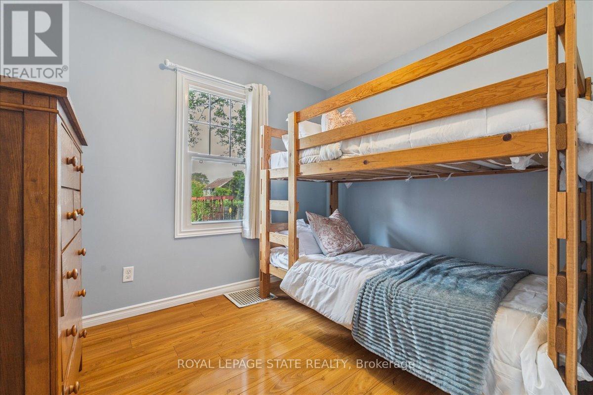 Photo 18 of 1591 Merrittville Highway, Thorold ON