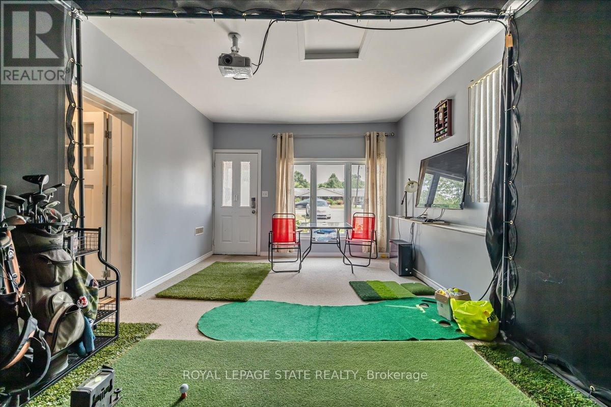 Photo 9 of 1591 Merrittville Highway, Thorold ON