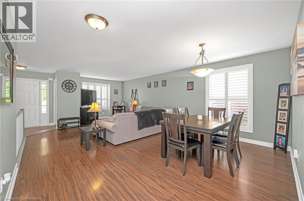 Photo 34 of 307 Brant County Rd 18, Brantford ON