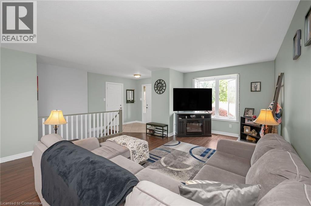 Photo 36 of 307 Brant County Rd 18, Brantford ON