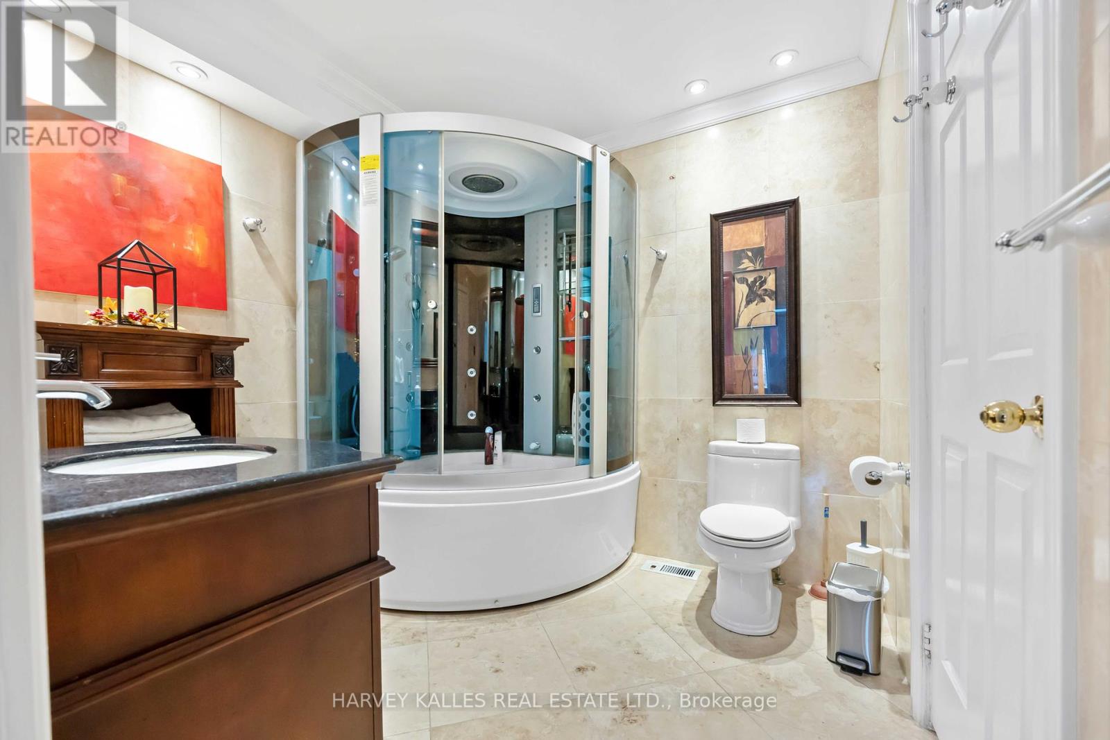 Photo 17 of 576 Ontario Street, Toronto ON