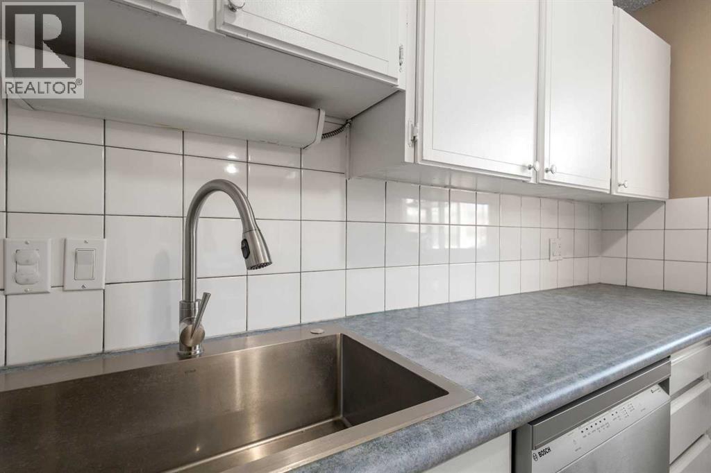 Single Family House 4 Level for Sale in  Beacham Way NW Beddington Heights Calgary 