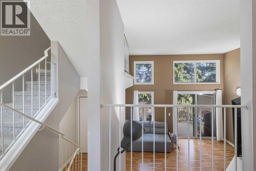 Single Family House 4 Level for Sale in  Beacham Way NW Beddington Heights Calgary 