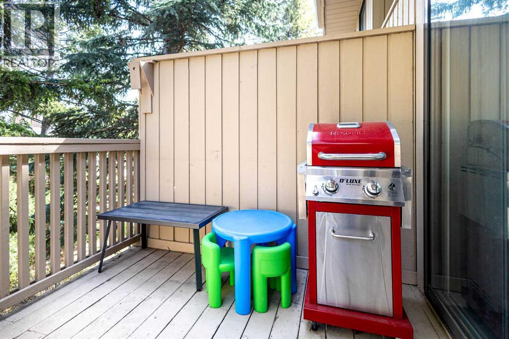 Single Family House 4 Level for Sale in  Beacham Way NW Beddington Heights Calgary 