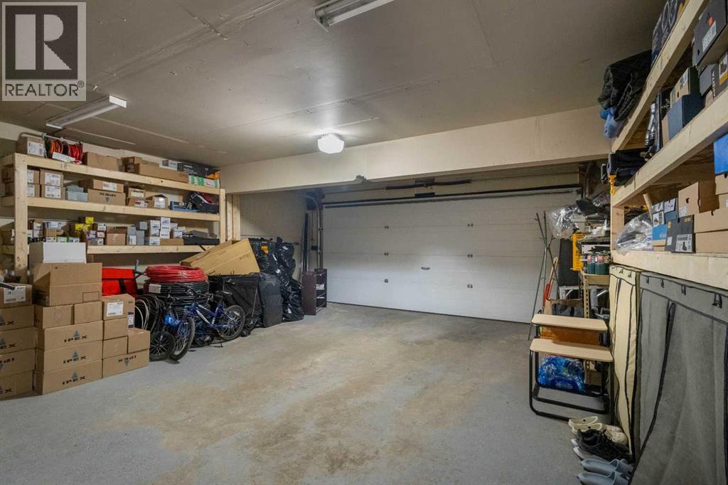 Single Family House 4 Level for Sale in  Beacham Way NW Beddington Heights Calgary 