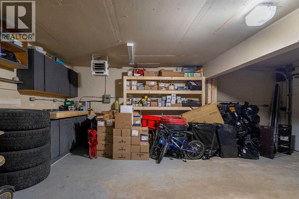 Single Family House 4 Level for Sale in  Beacham Way NW Beddington Heights Calgary 