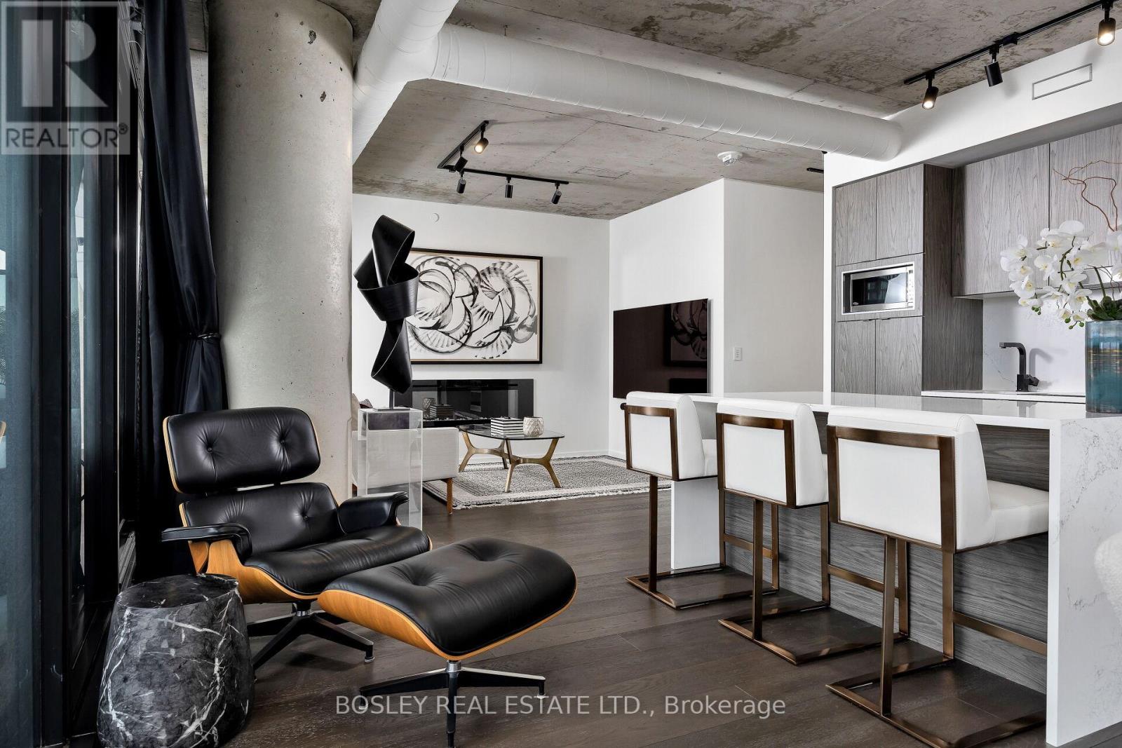Photo 1 of 804 21 Lawren Harris Square, Toronto ON