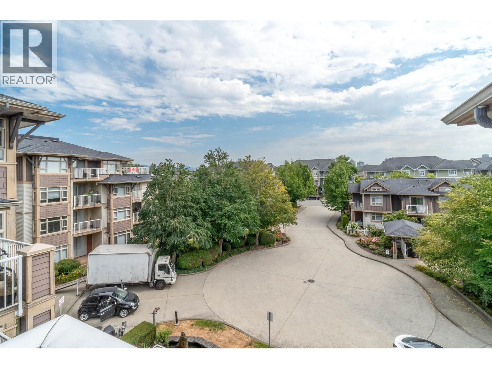 Photo 32 of 402 7339 Macpherson Avenue, Burnaby BC