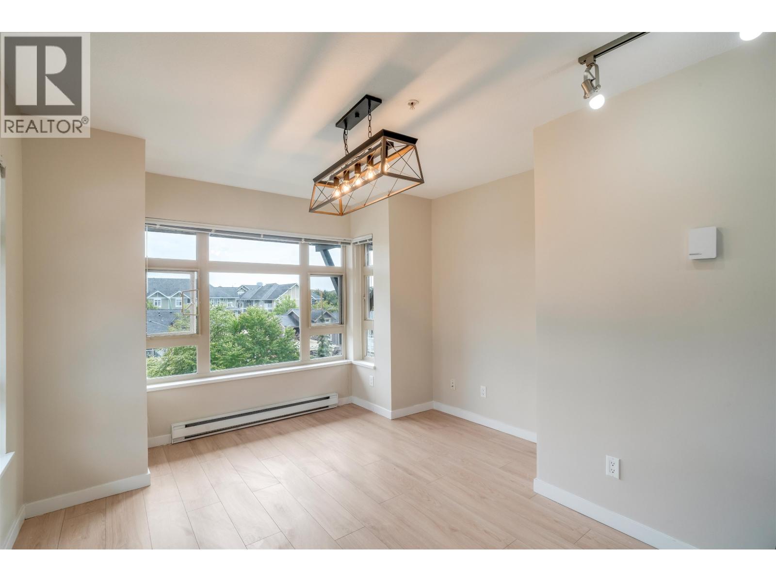 Photo 23 of 402 7339 Macpherson Avenue, Burnaby BC