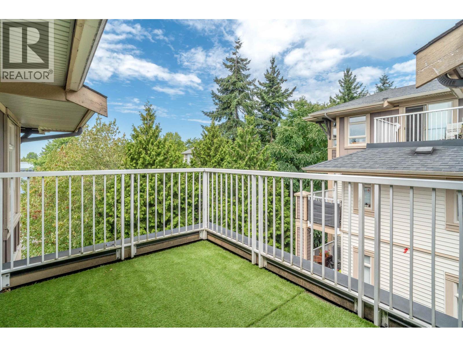 Photo 18 of 402 7339 Macpherson Avenue, Burnaby BC
