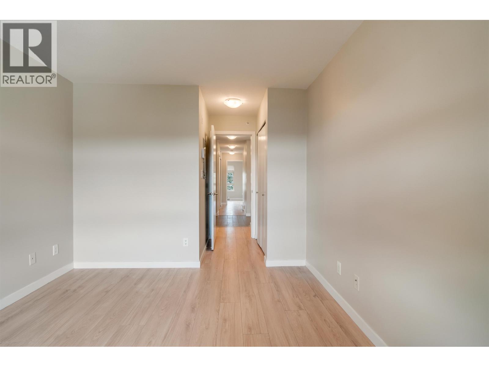 Photo 25 of 402 7339 Macpherson Avenue, Burnaby BC