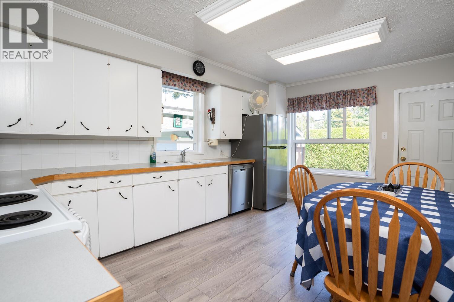 Photo 5 of 5045 Central Avenue, Delta BC