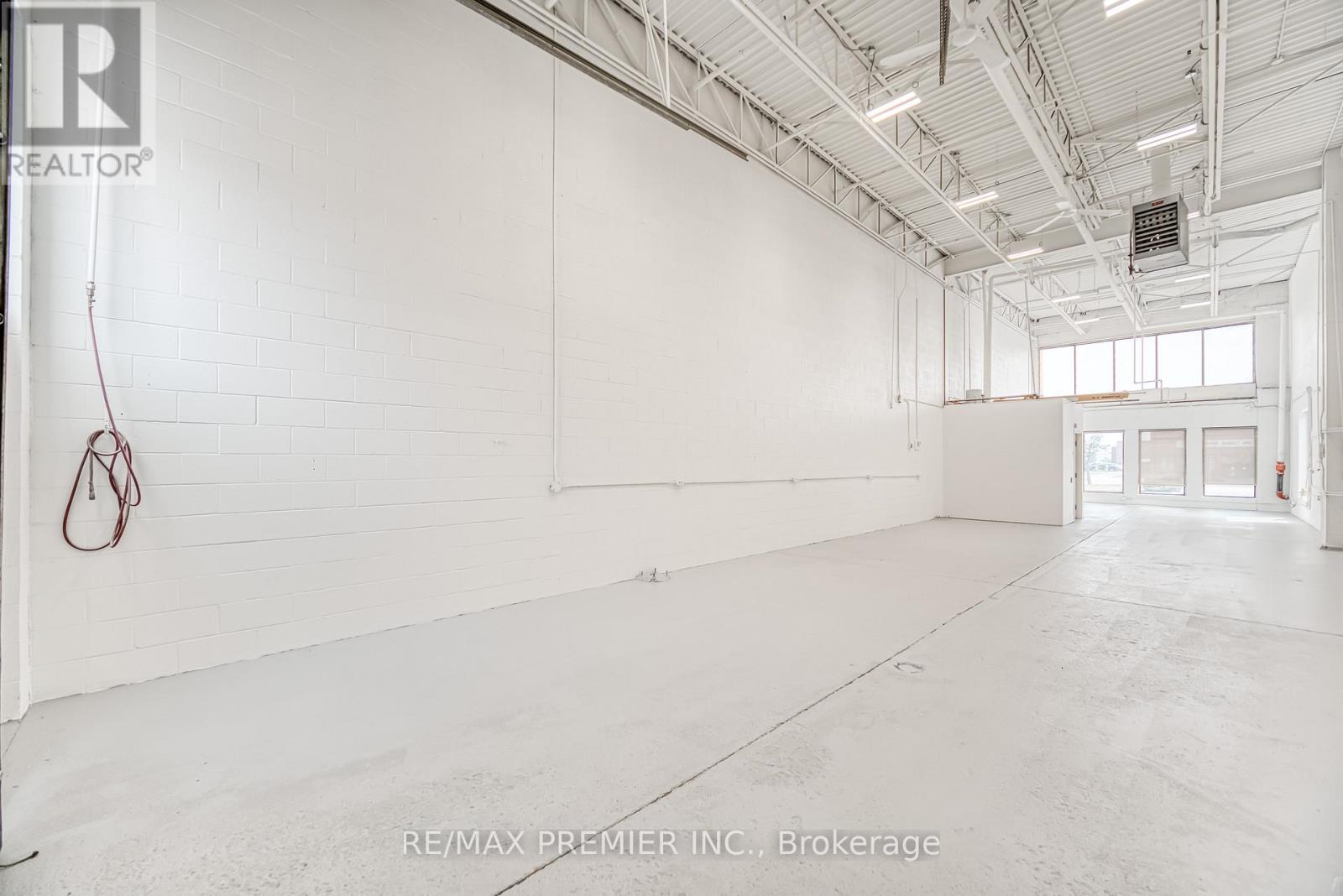 Photo 11 of 1 136 Winges Road, Vaughan ON