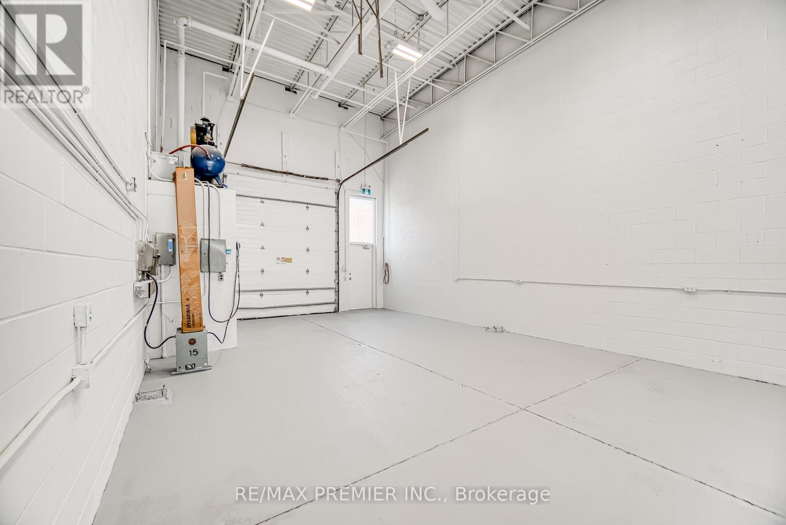Photo 13 of 1 136 Winges Road, Vaughan ON