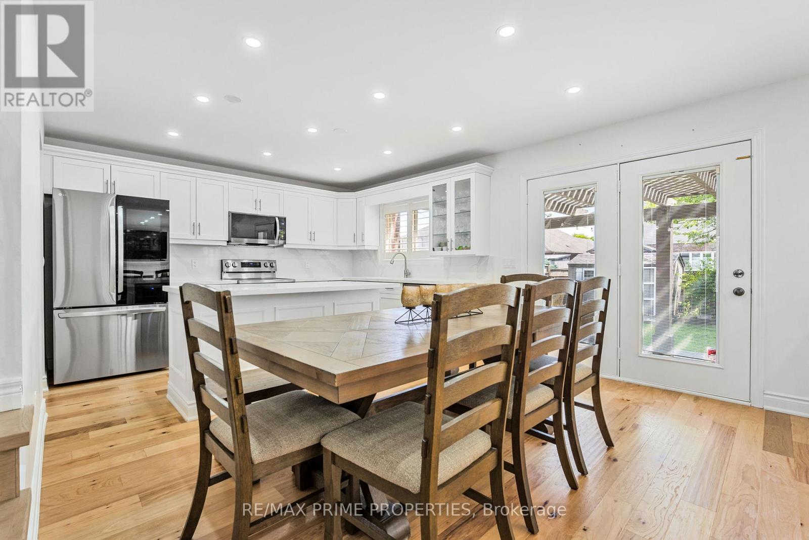 Photo 12 of 52 Clare Avenue, Welland ON