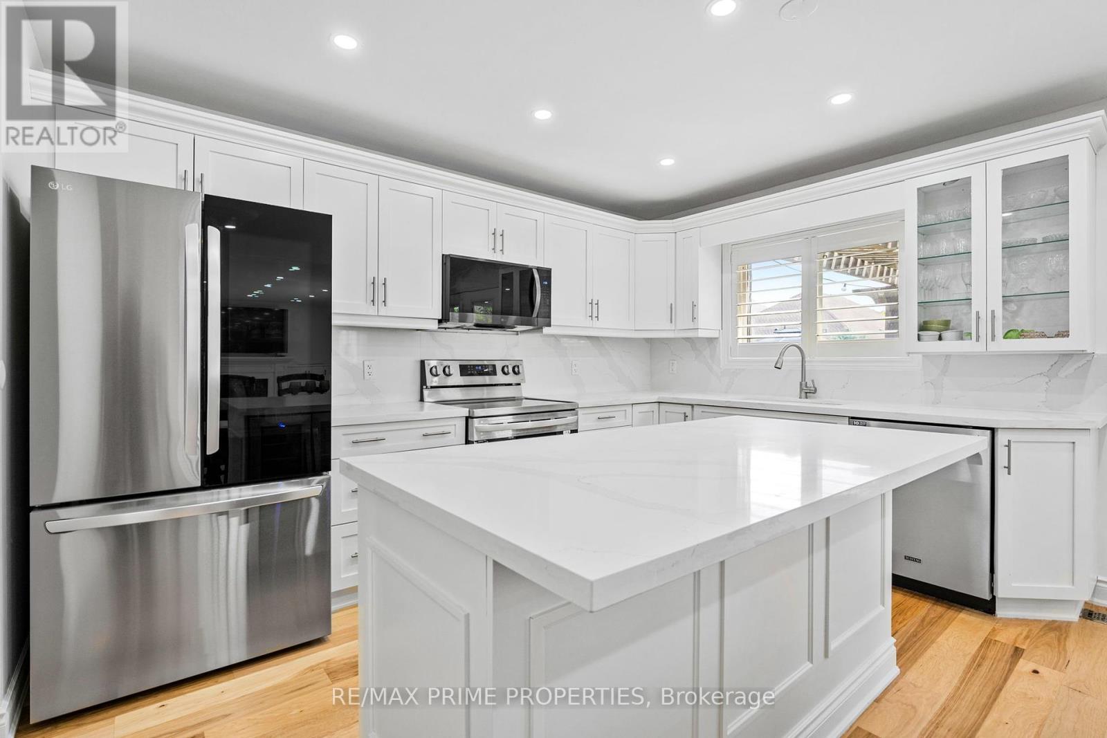 Photo 17 of 52 Clare Avenue, Welland ON
