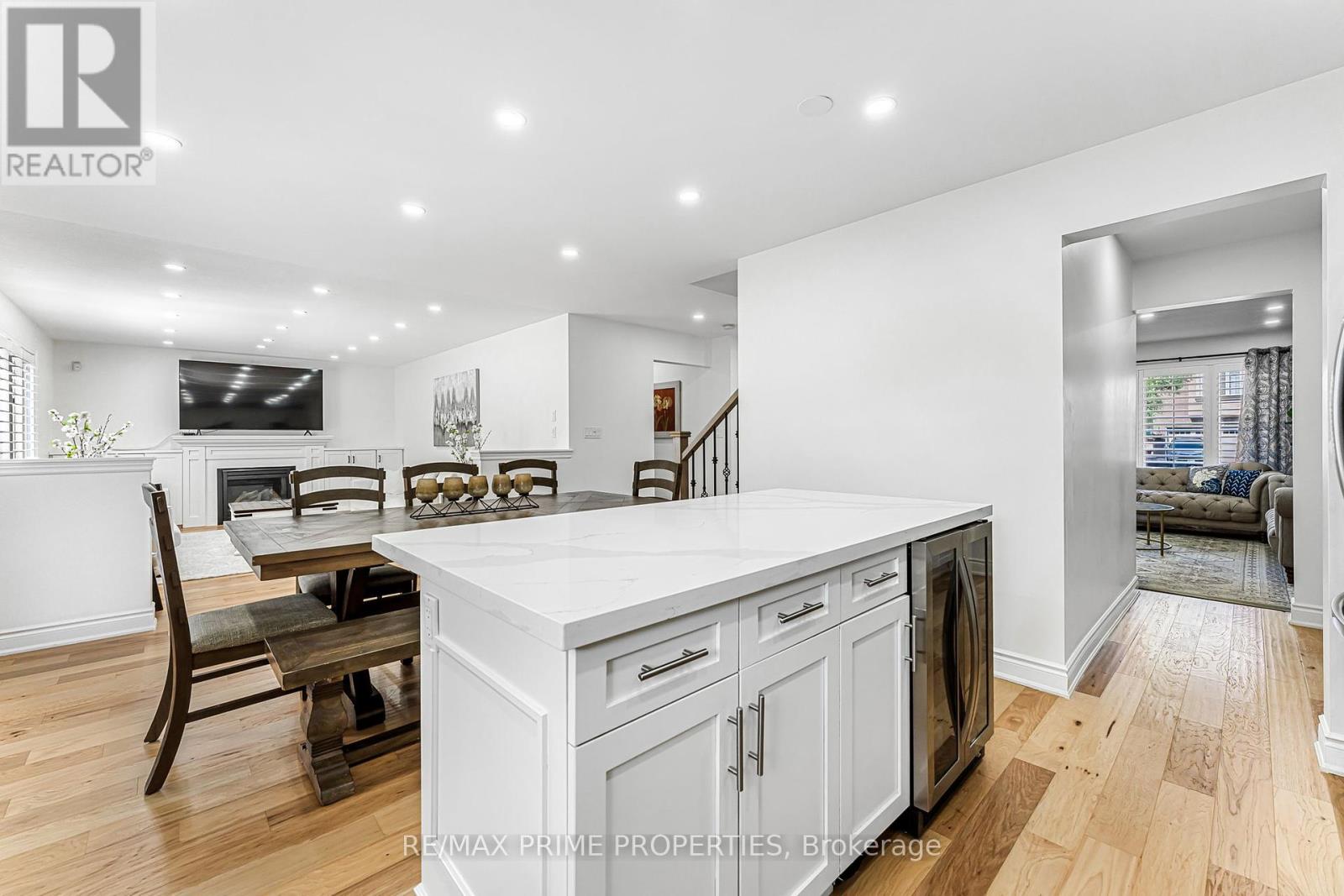 Photo 10 of 52 Clare Avenue, Welland ON