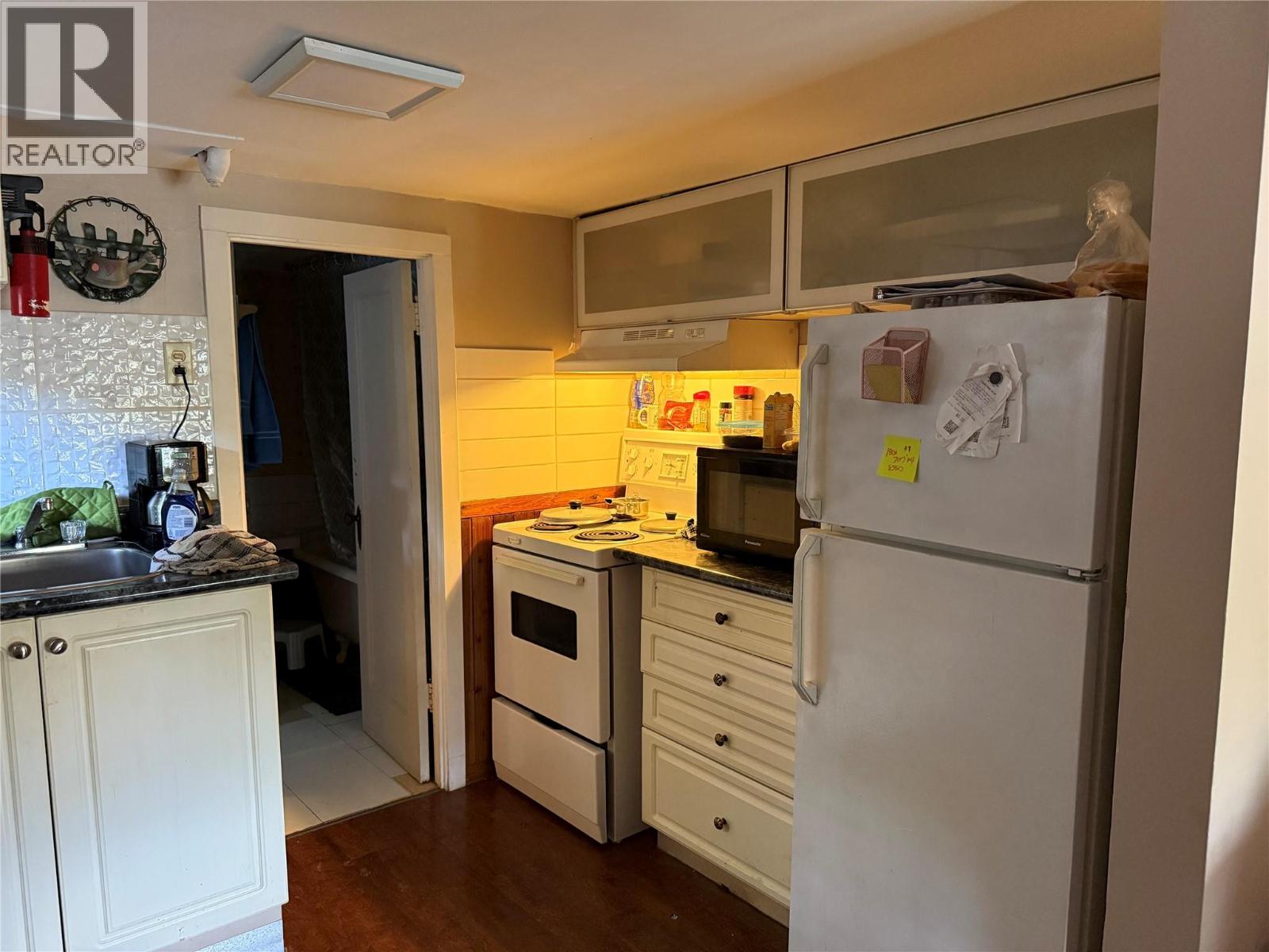 2126 Topping Street, Trail