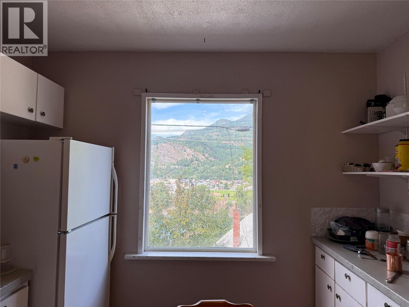 2126 Topping Street, Trail